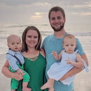 Meet your Posher, Caitlin